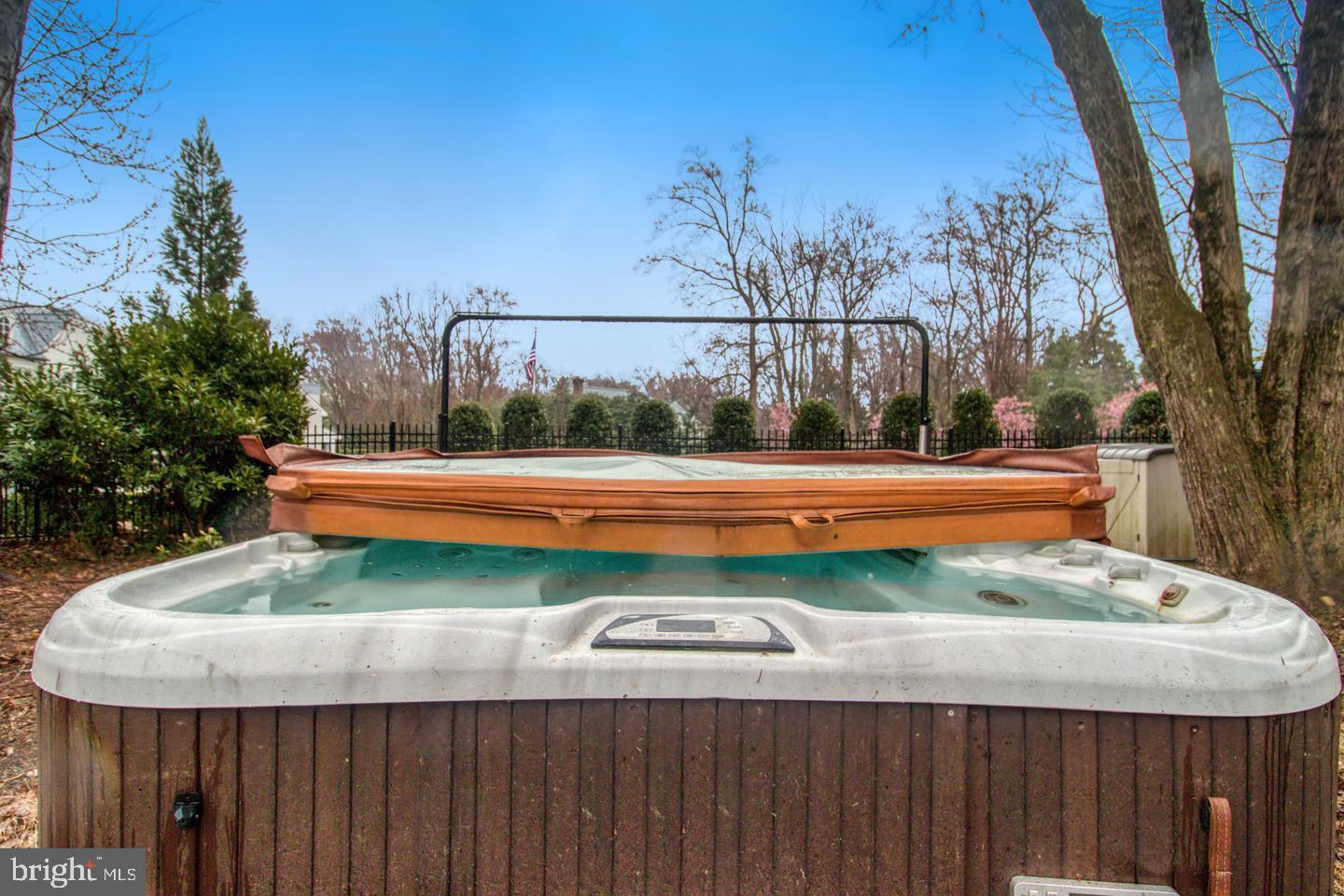 CLEARVIEW MANOR - Residential Lease