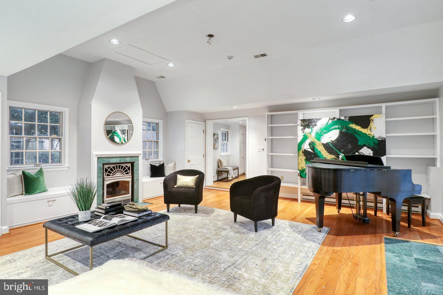 CLEARVIEW MANOR - Residential Lease