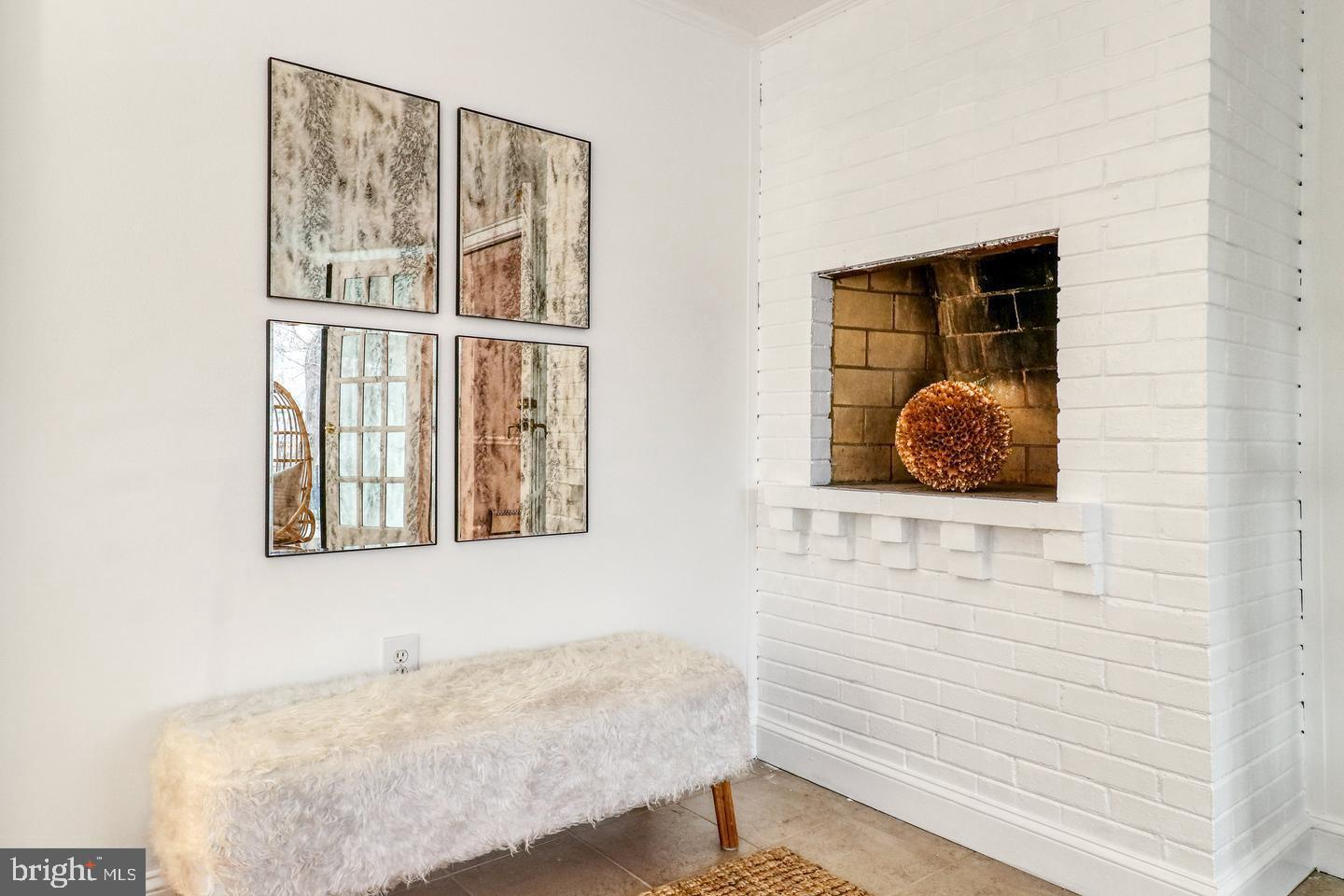 CLEARVIEW MANOR - Residential Lease