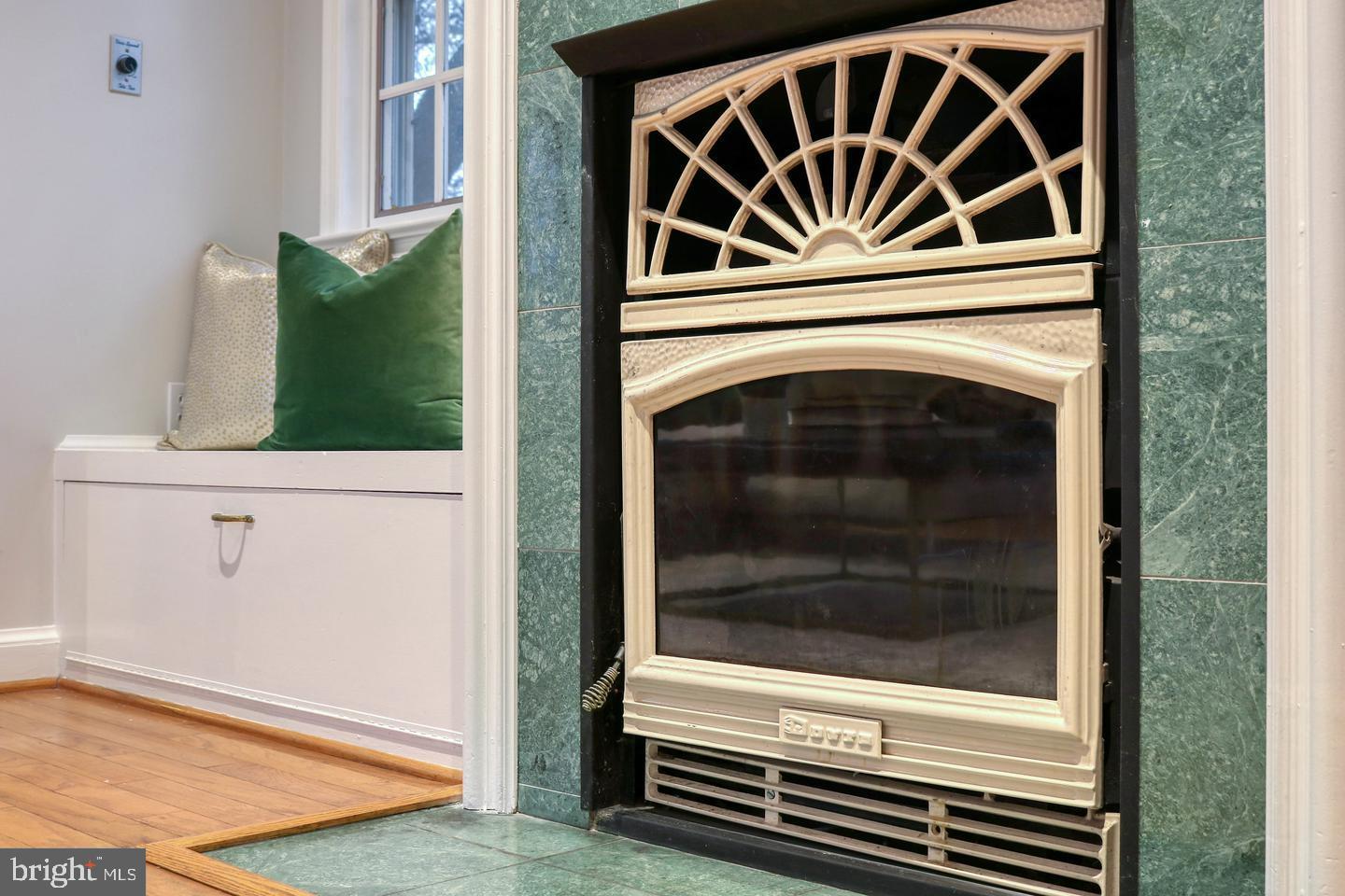 CLEARVIEW MANOR - Residential Lease