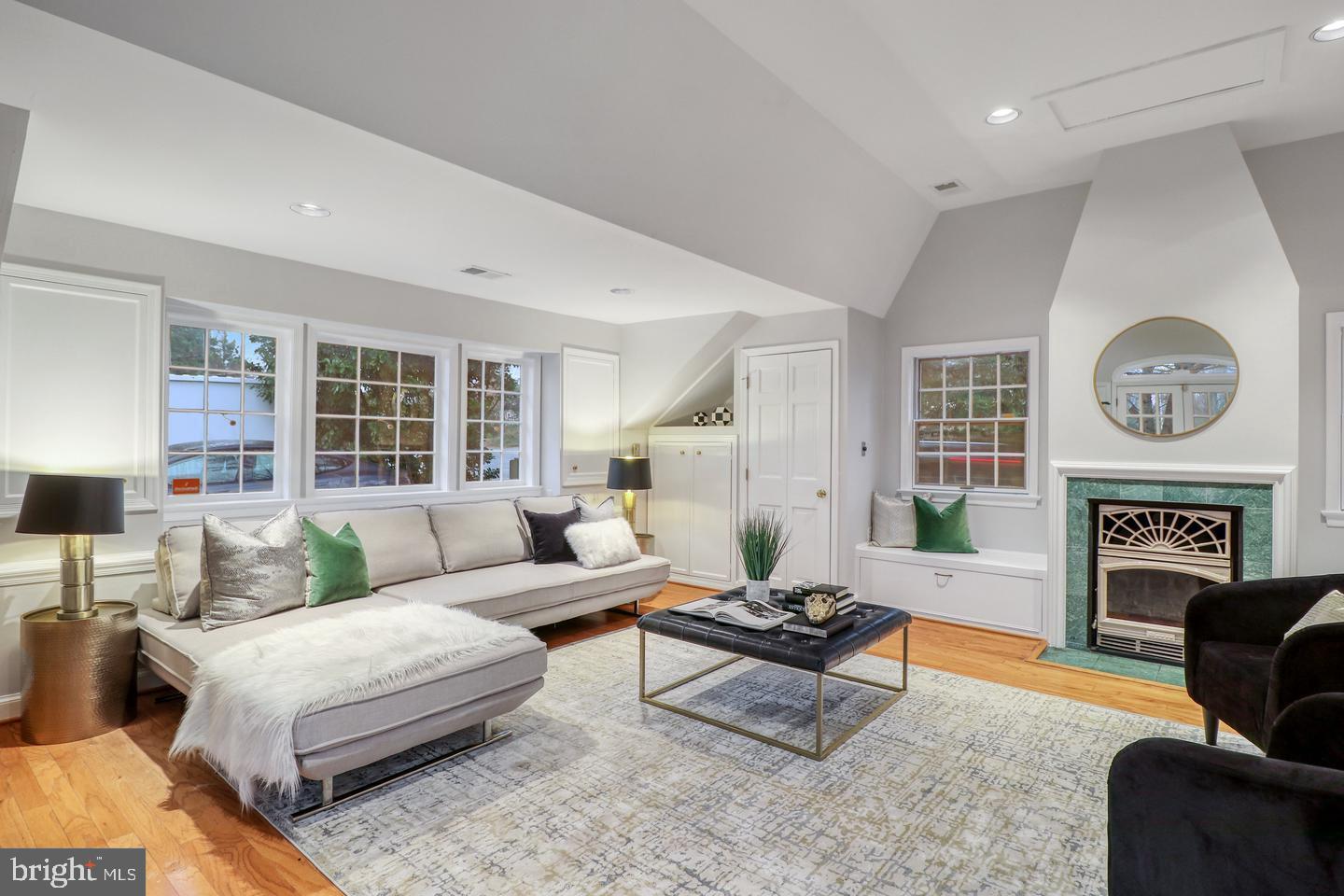 CLEARVIEW MANOR - Residential Lease