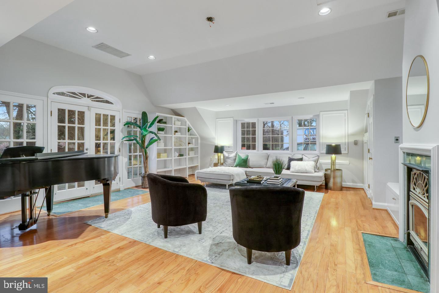 CLEARVIEW MANOR - Residential Lease