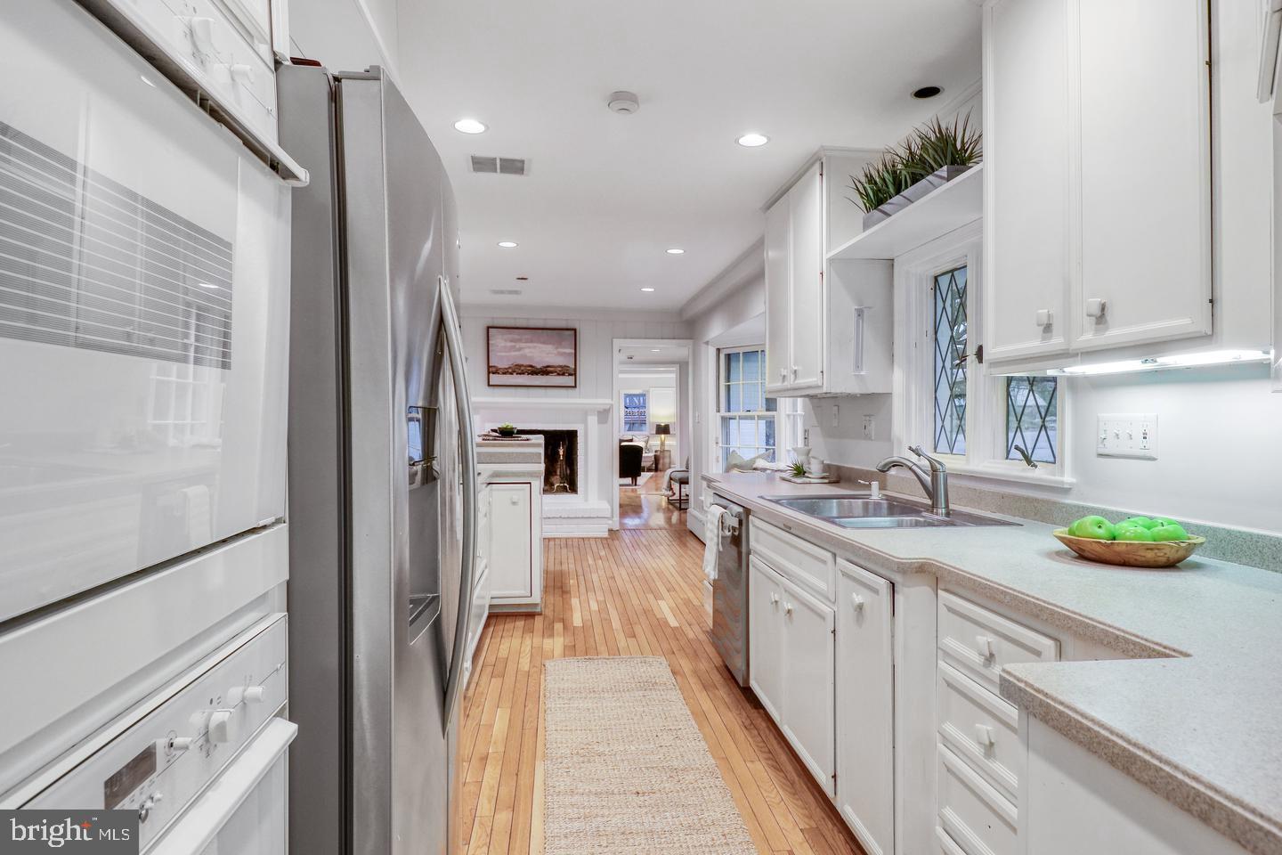 CLEARVIEW MANOR - Residential Lease