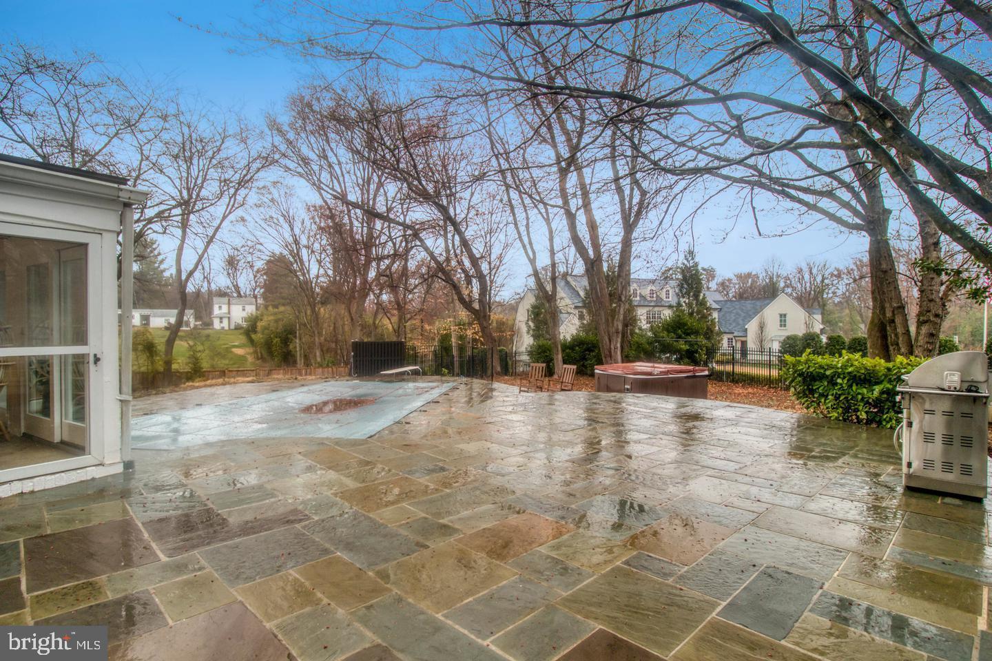 CLEARVIEW MANOR - Residential Lease