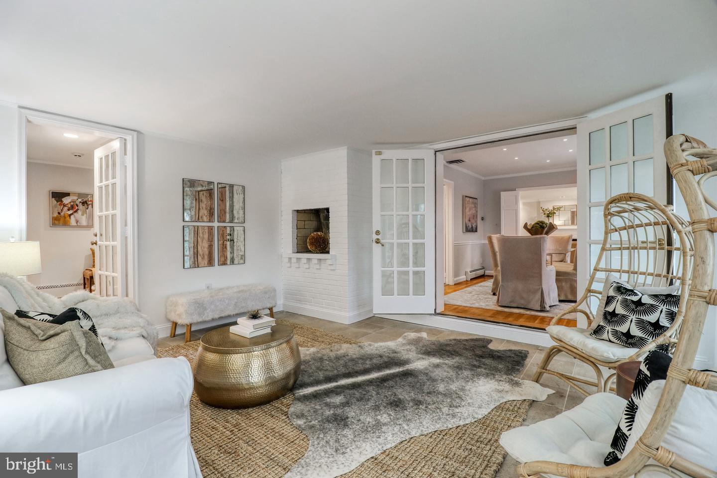 CLEARVIEW MANOR - Residential Lease