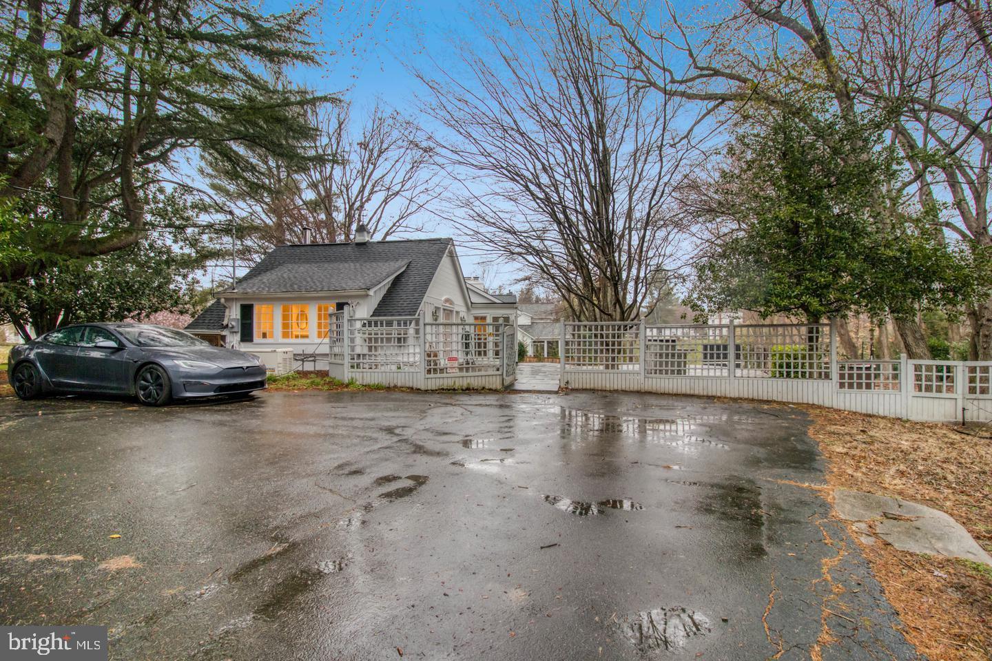 CLEARVIEW MANOR - Residential Lease