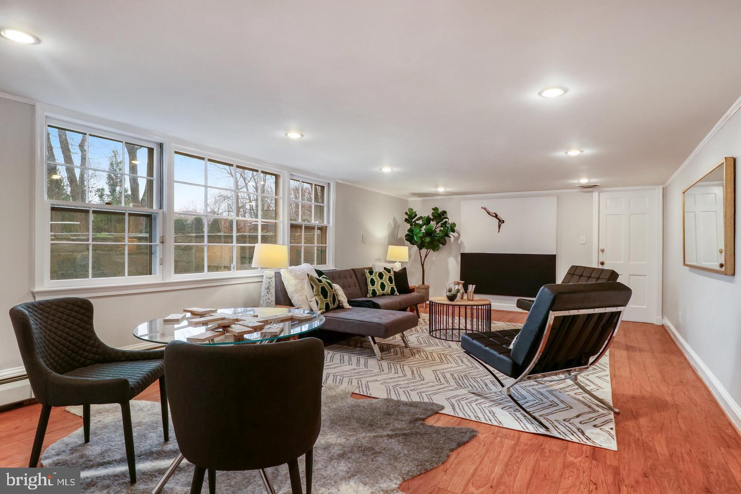 CLEARVIEW MANOR - Residential Lease