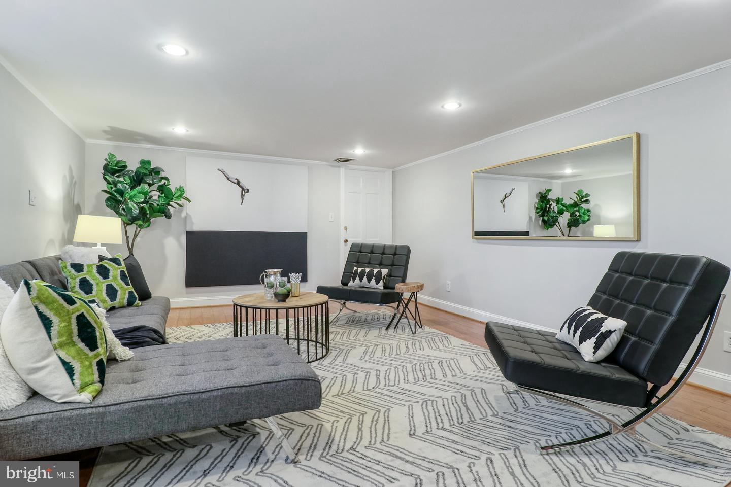 CLEARVIEW MANOR - Residential Lease