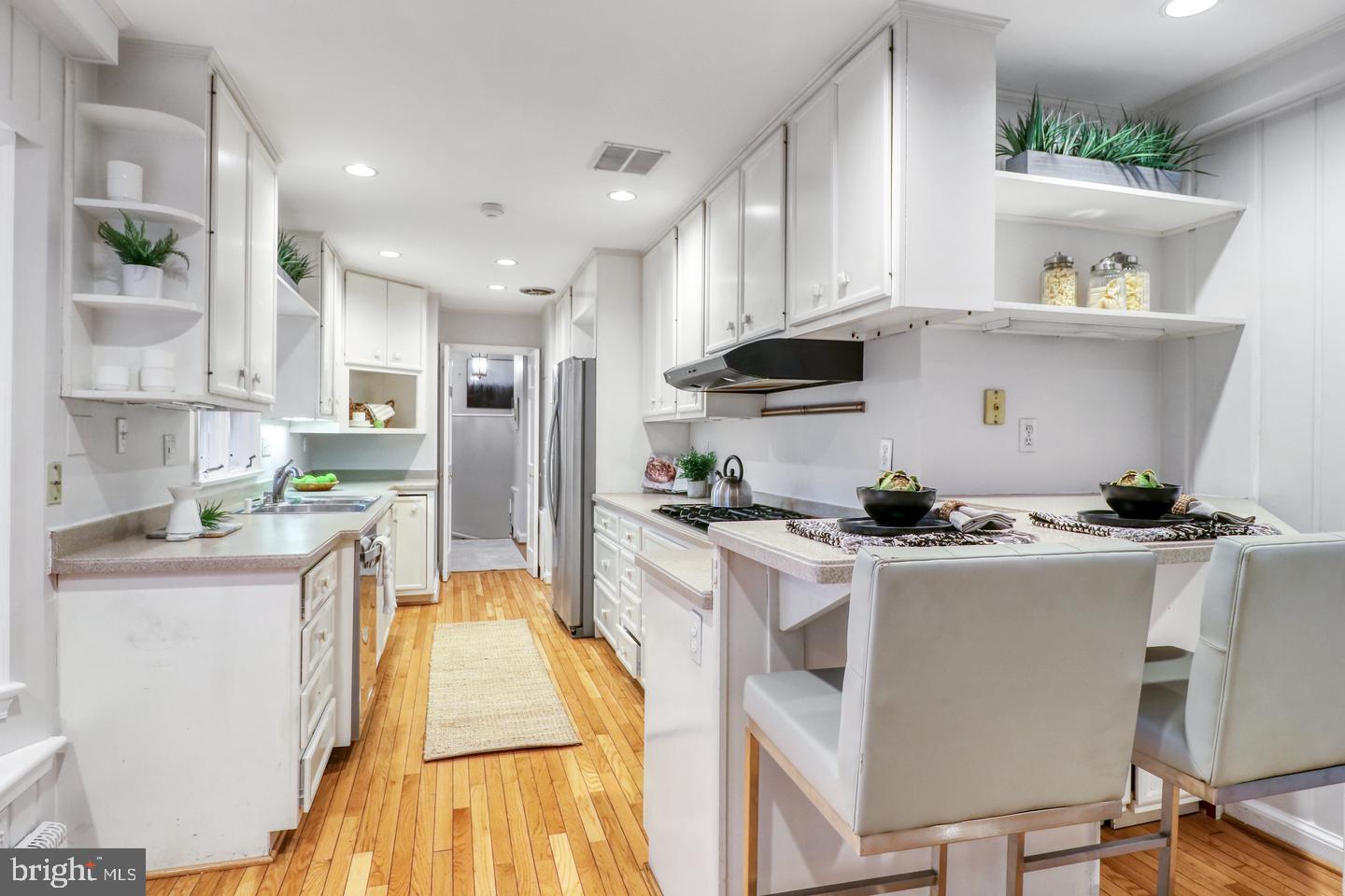 CLEARVIEW MANOR - Residential Lease