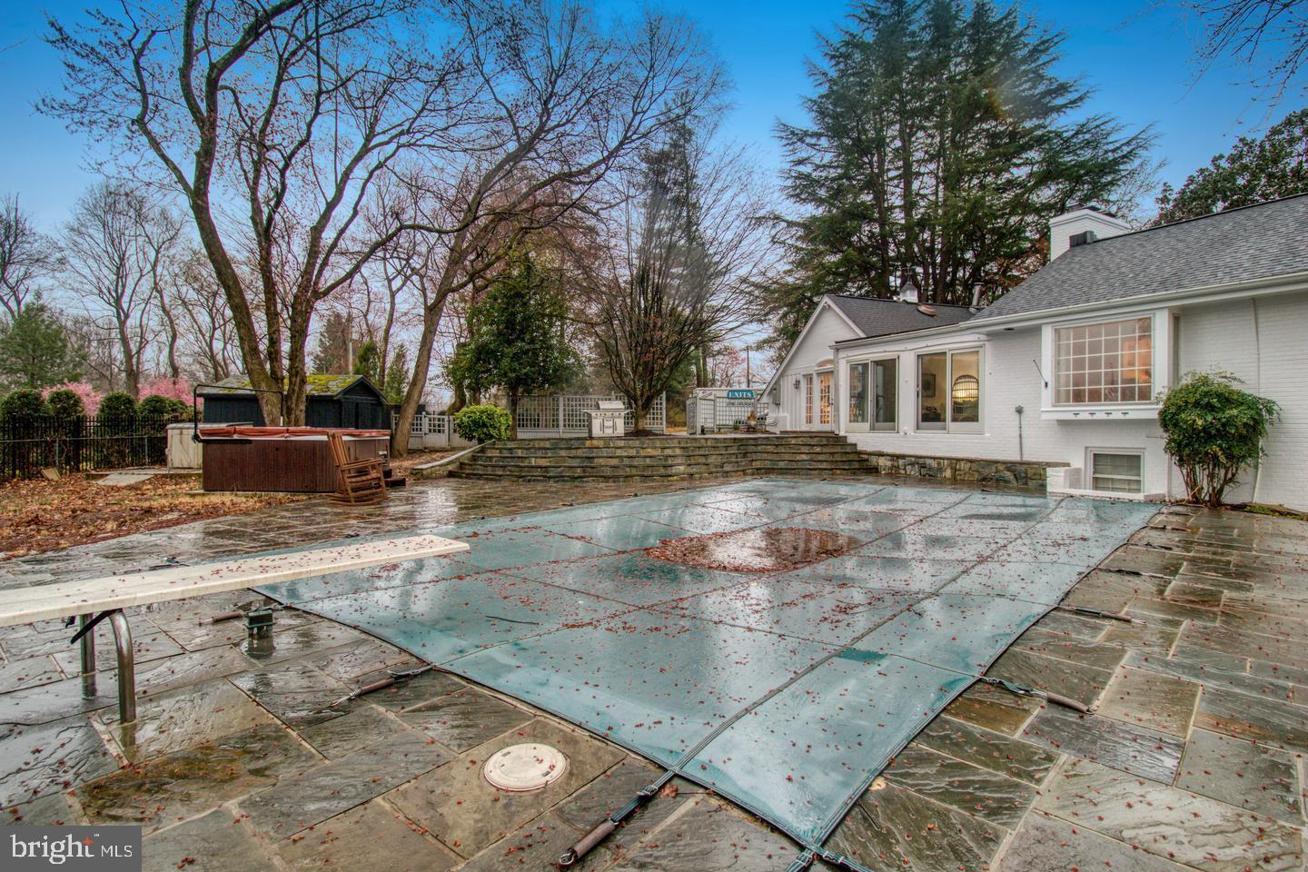 CLEARVIEW MANOR - Residential Lease