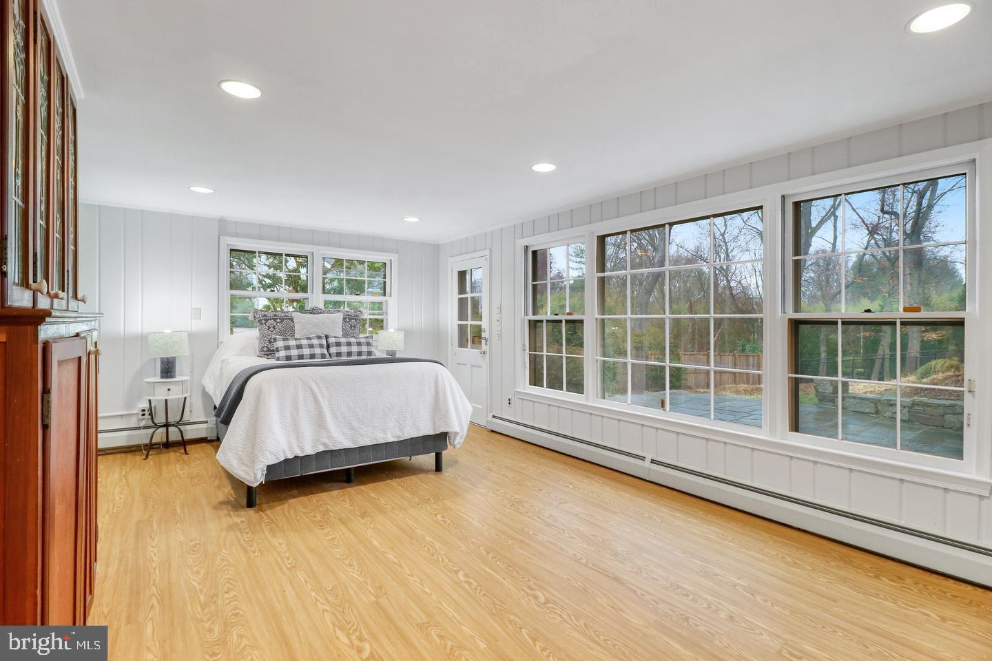 CLEARVIEW MANOR - Residential Lease