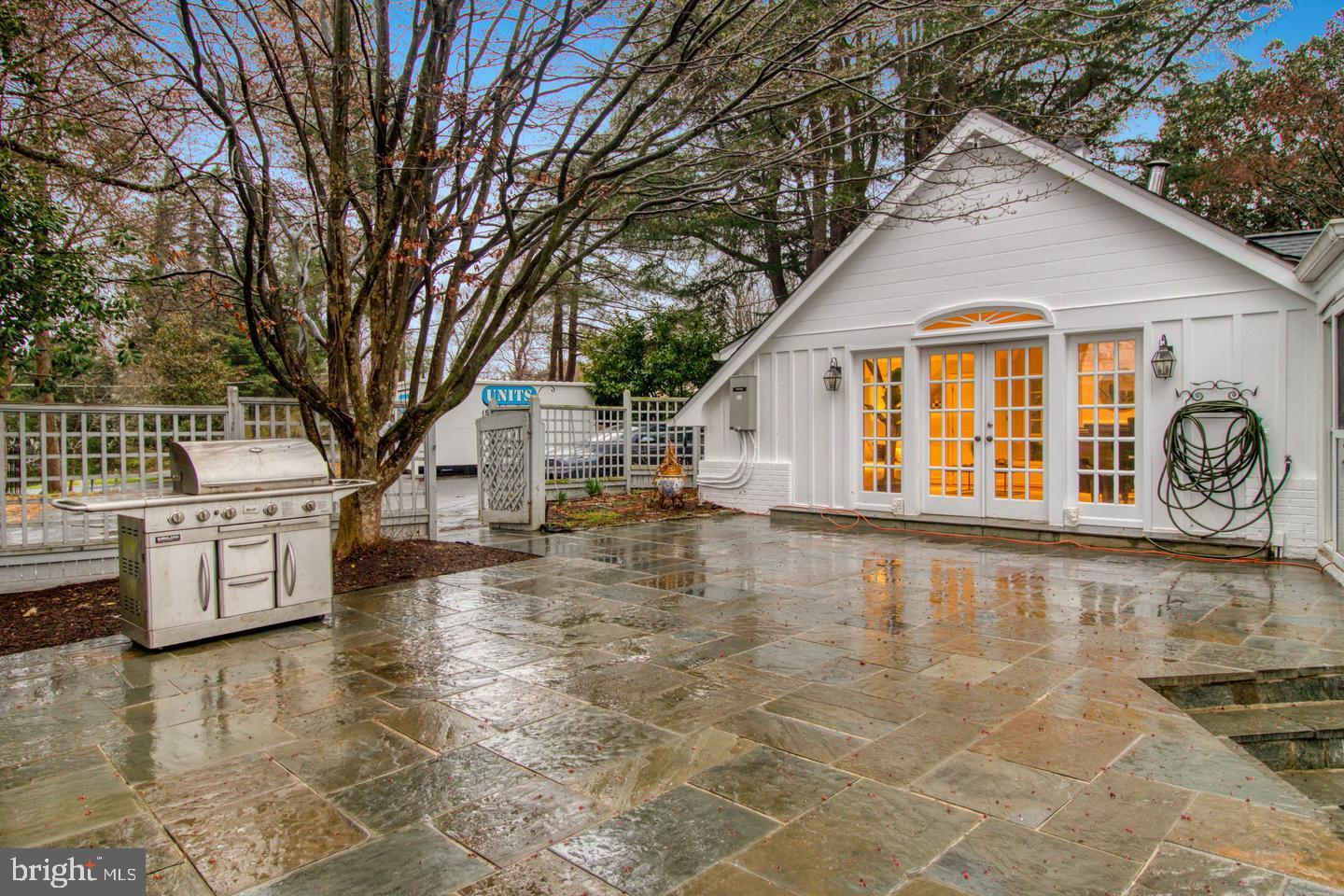 CLEARVIEW MANOR - Residential Lease