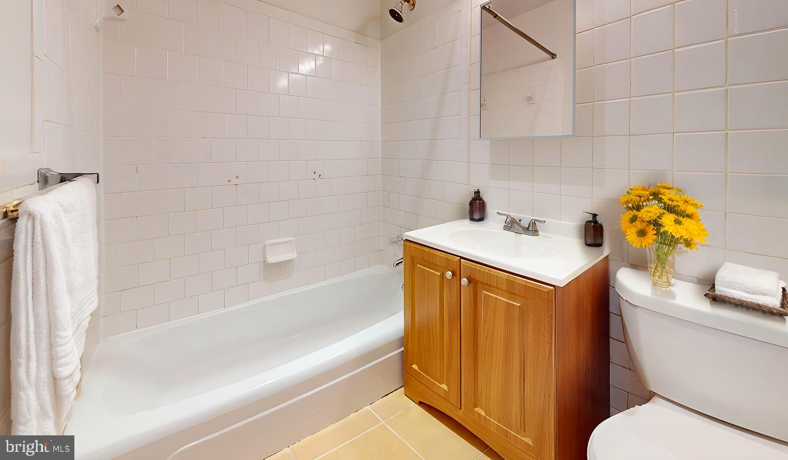 FORTY SIX HUNDRED - Residential Lease