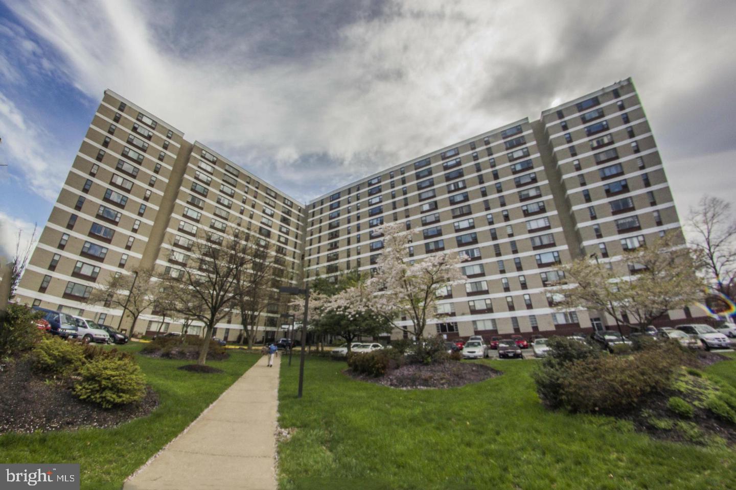 FORTY SIX HUNDRED - Residential Lease