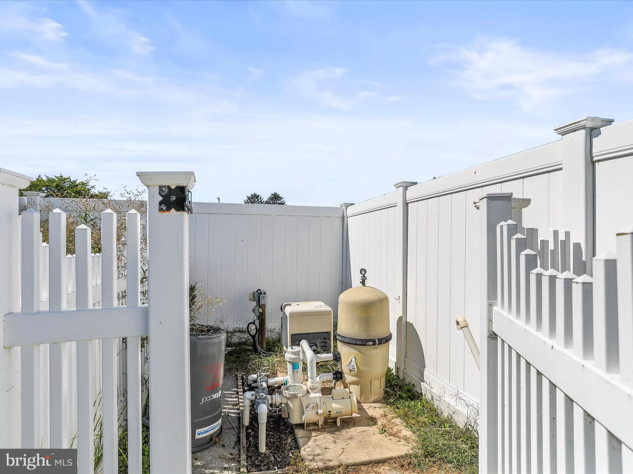 Spring Grove, Pennsylvania 17362, United States, 3 Bedrooms Bedrooms, ,3 BathroomsBathrooms,Residential,Pending,206684