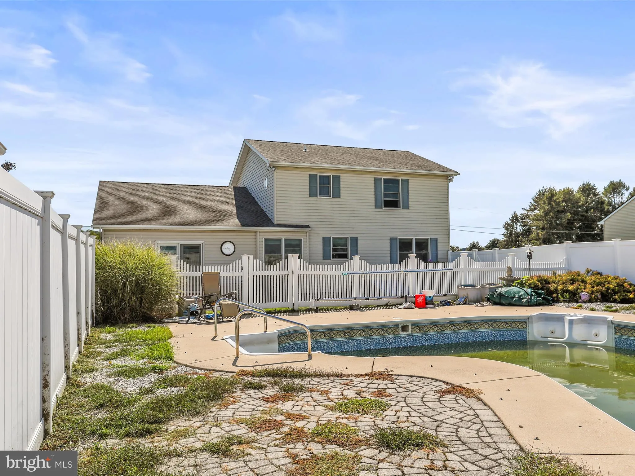 Spring Grove, Pennsylvania 17362, United States, 3 Bedrooms Bedrooms, ,3 BathroomsBathrooms,Residential,Pending,206684