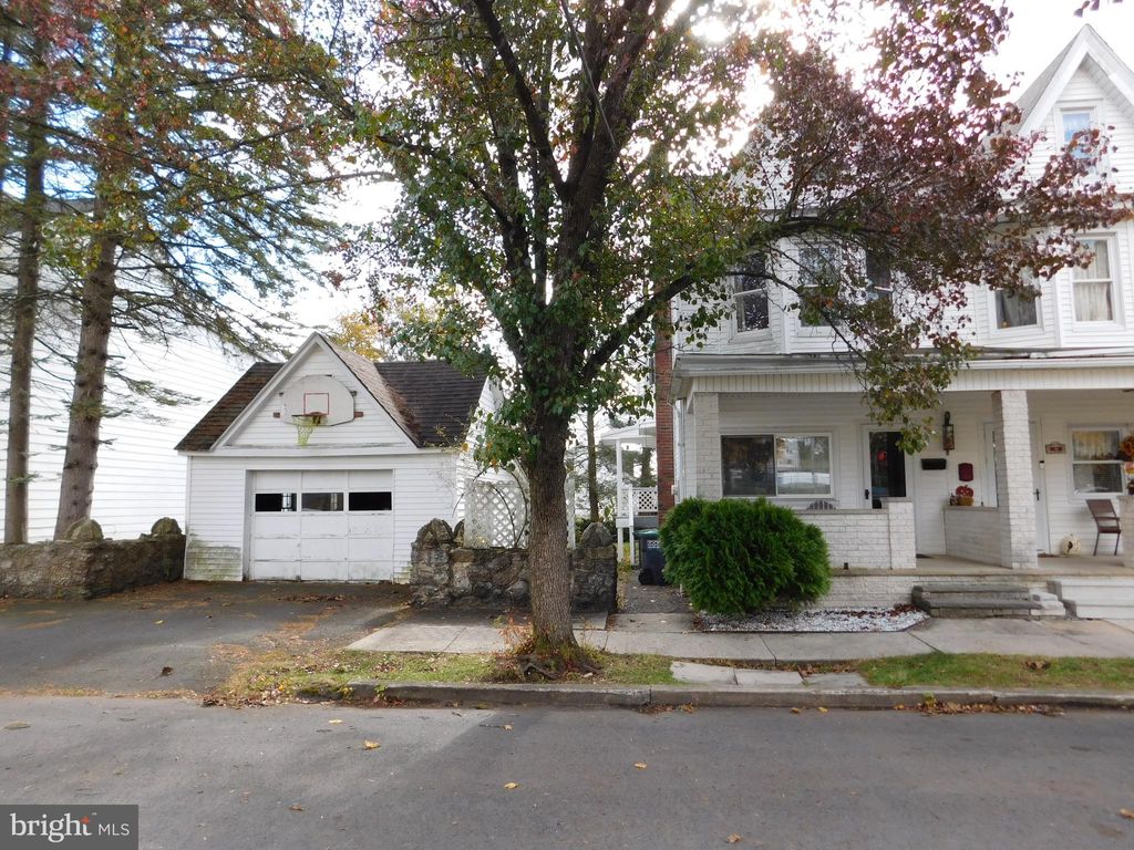 Photo of 432 W Spring Street, FRACKVILLE, PA 17931 (MLS # PASK2024310)