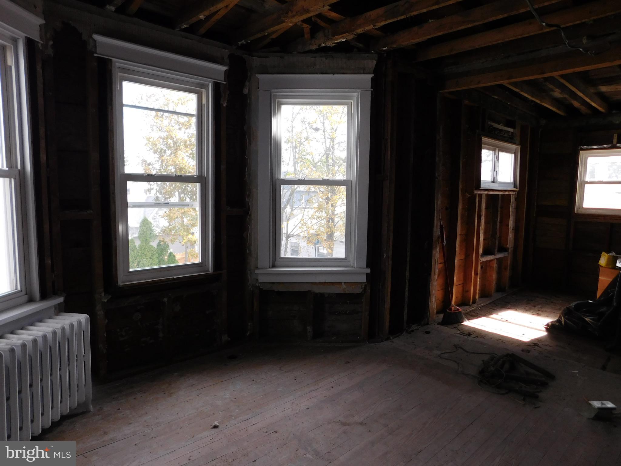 FRACKVILLE - Residential