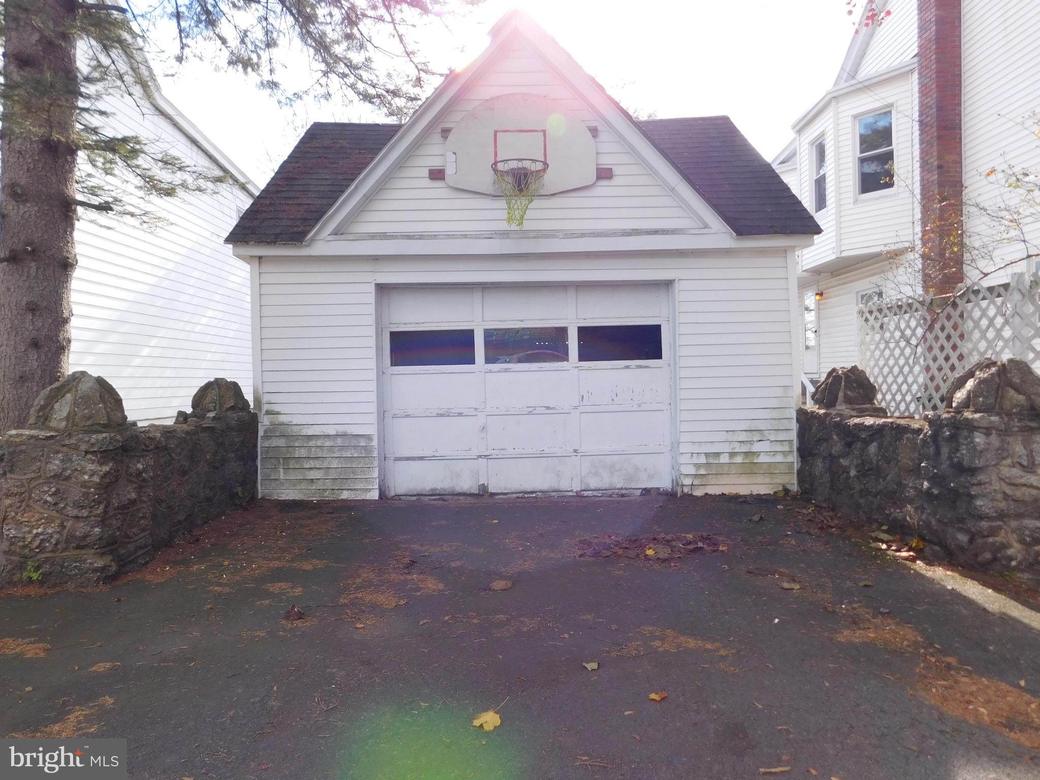 FRACKVILLE - Residential