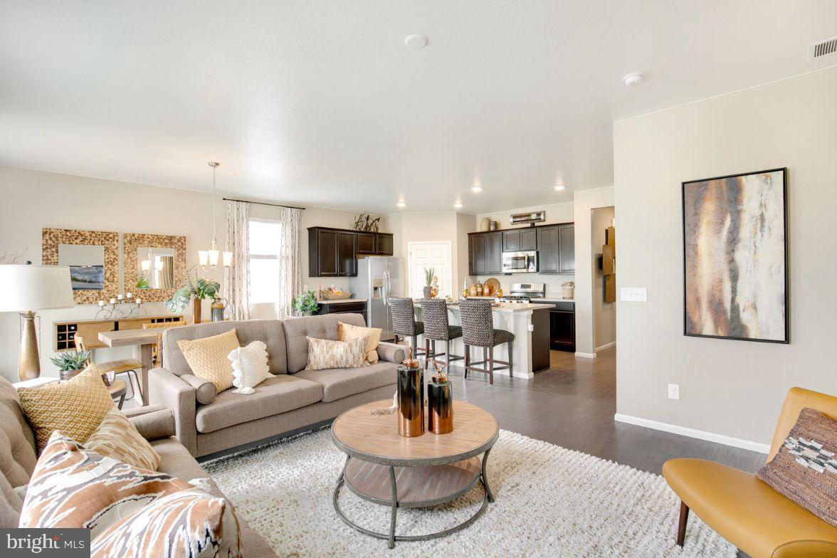 COYOTE RUN - Residential