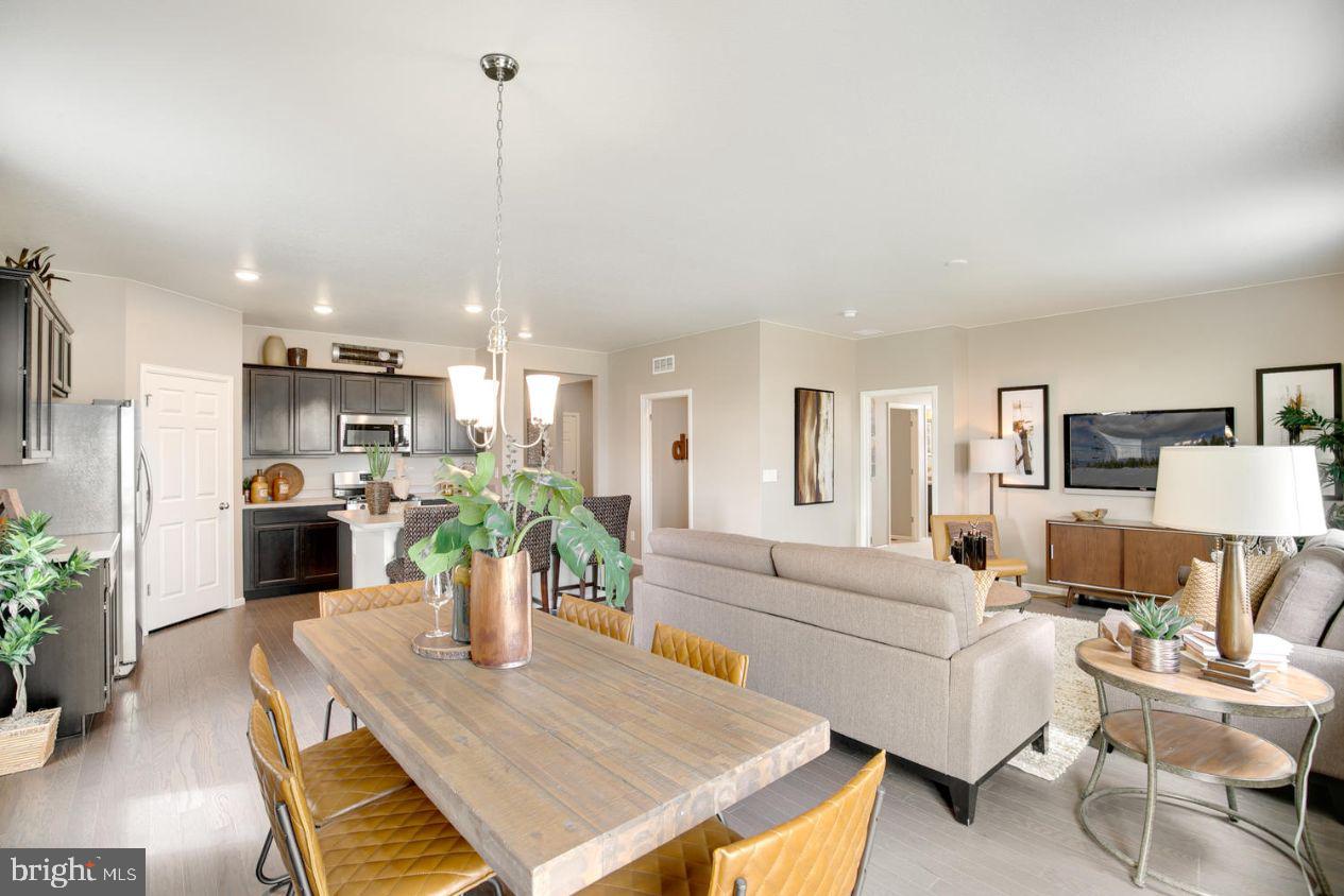 COYOTE RUN - Residential