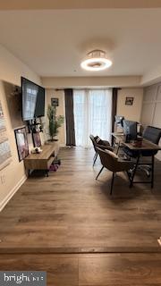 METRO POINTE - Residential