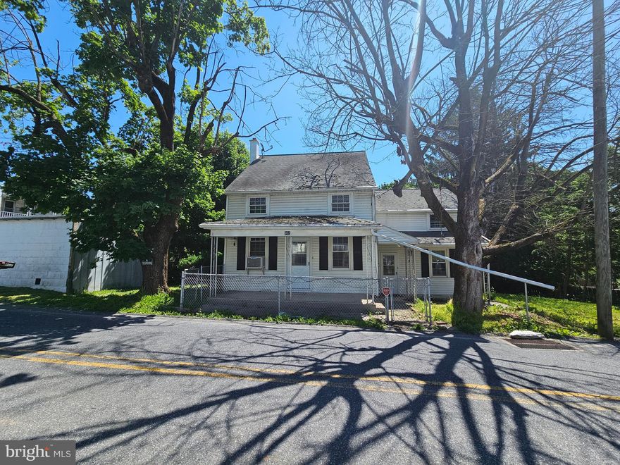 Opportunity awaits! This 3-bedroom, 2-bath home offers solid potential for investors, flippers, or buyers looking to build equity through renovation. Featuring a functional floor plan, and spacious living areas this property is ready for your vision and updates. The home is in need of improvements but provides a great foundation for transformation. Conveniently located near local amenities, shopping, dining, and major roadways. Bring your ideas and make this property shine once again.