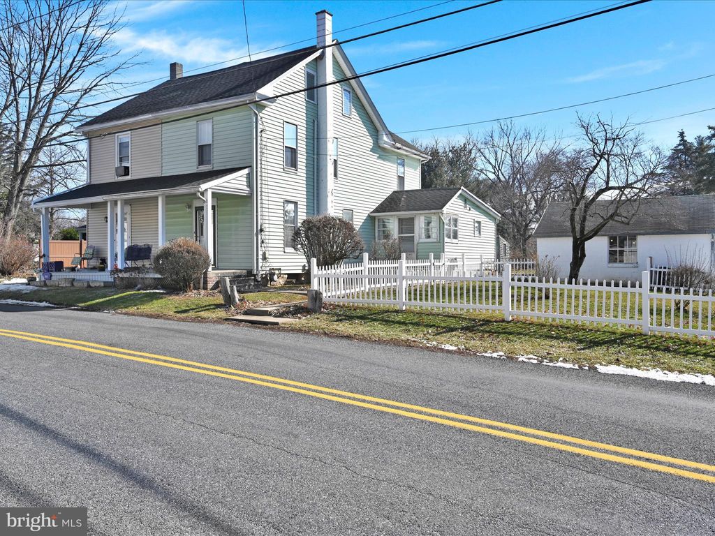 Photo of 152 W High Street, MAYTOWN, PA 17550 (MLS # PALA2064372)