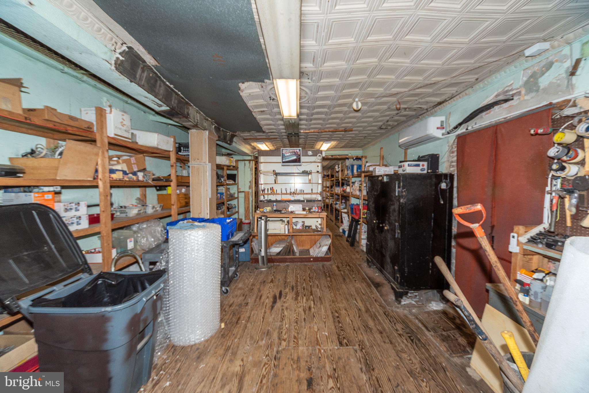 HOLLINS MARKET - Commercial Sale