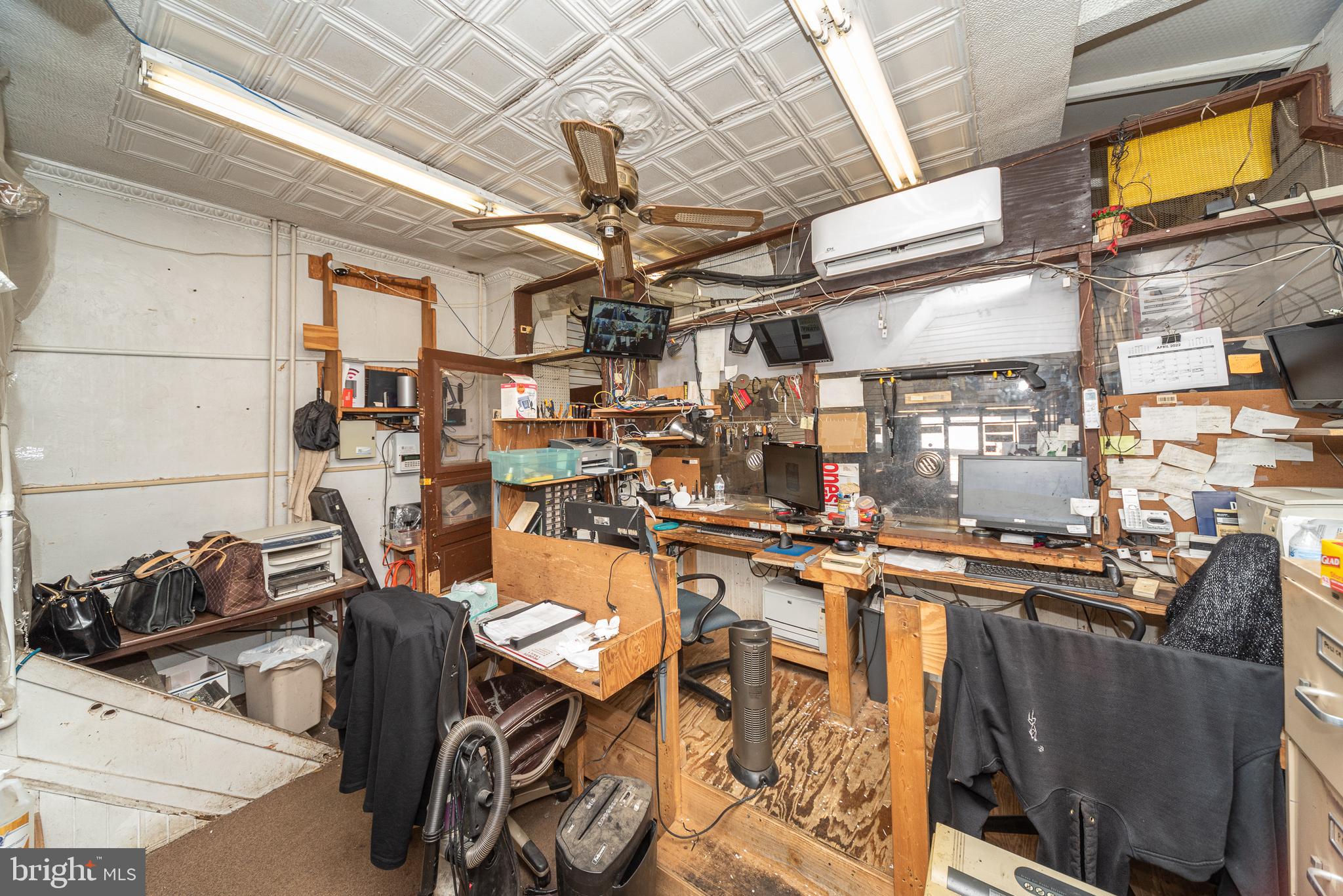 HOLLINS MARKET - Commercial Sale