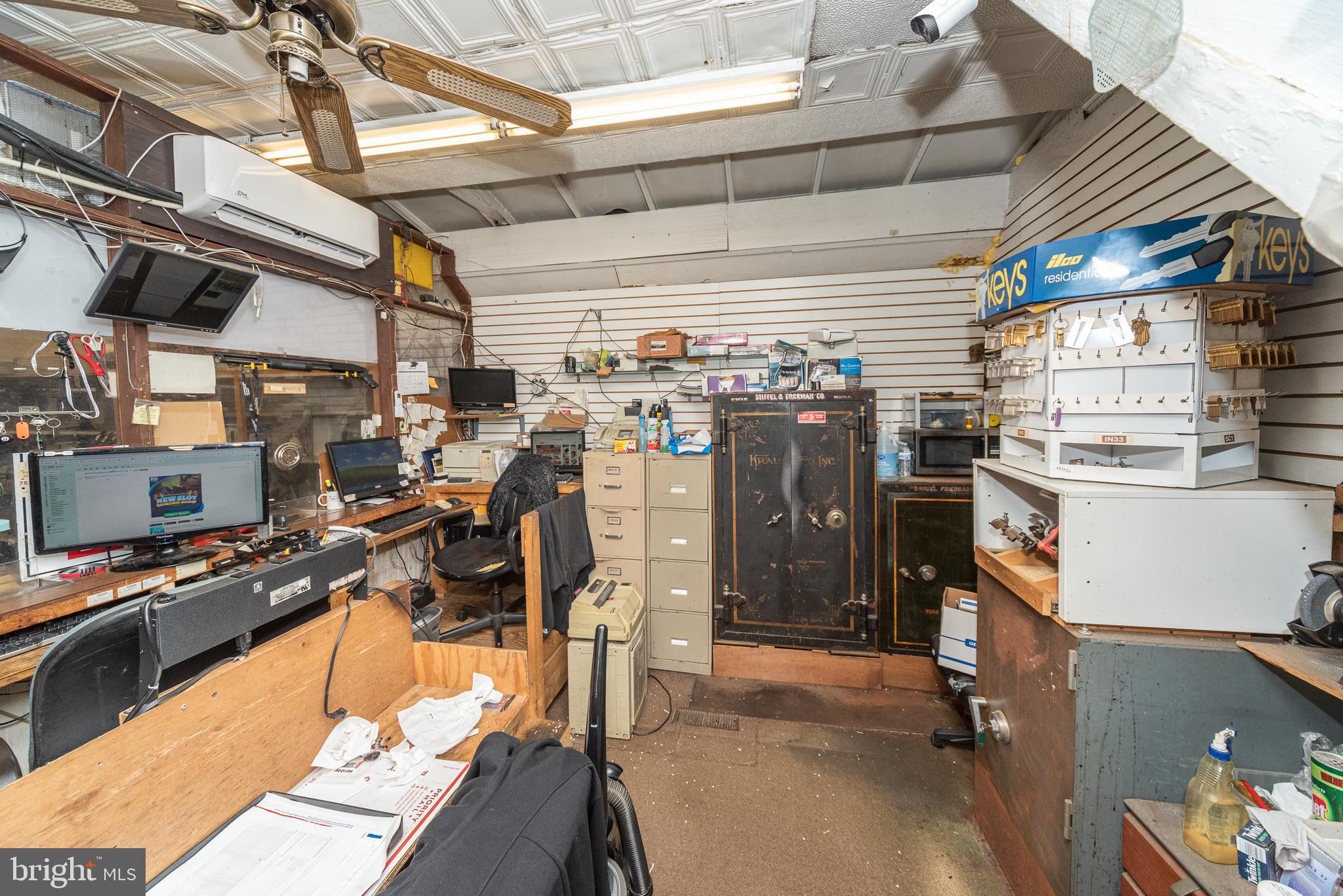 HOLLINS MARKET - Commercial Sale