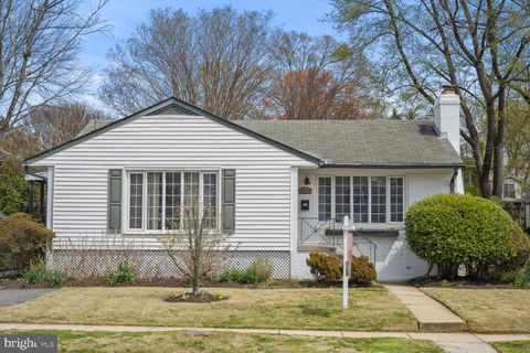 Photo of 11109 Stillwater Avenue, Kensington, MD 20895 (MLS # MDMC2124678) Photo of 11109 Stillwater Avenue, Kensington, MD 20895 (MLS # MDMC2124678)
