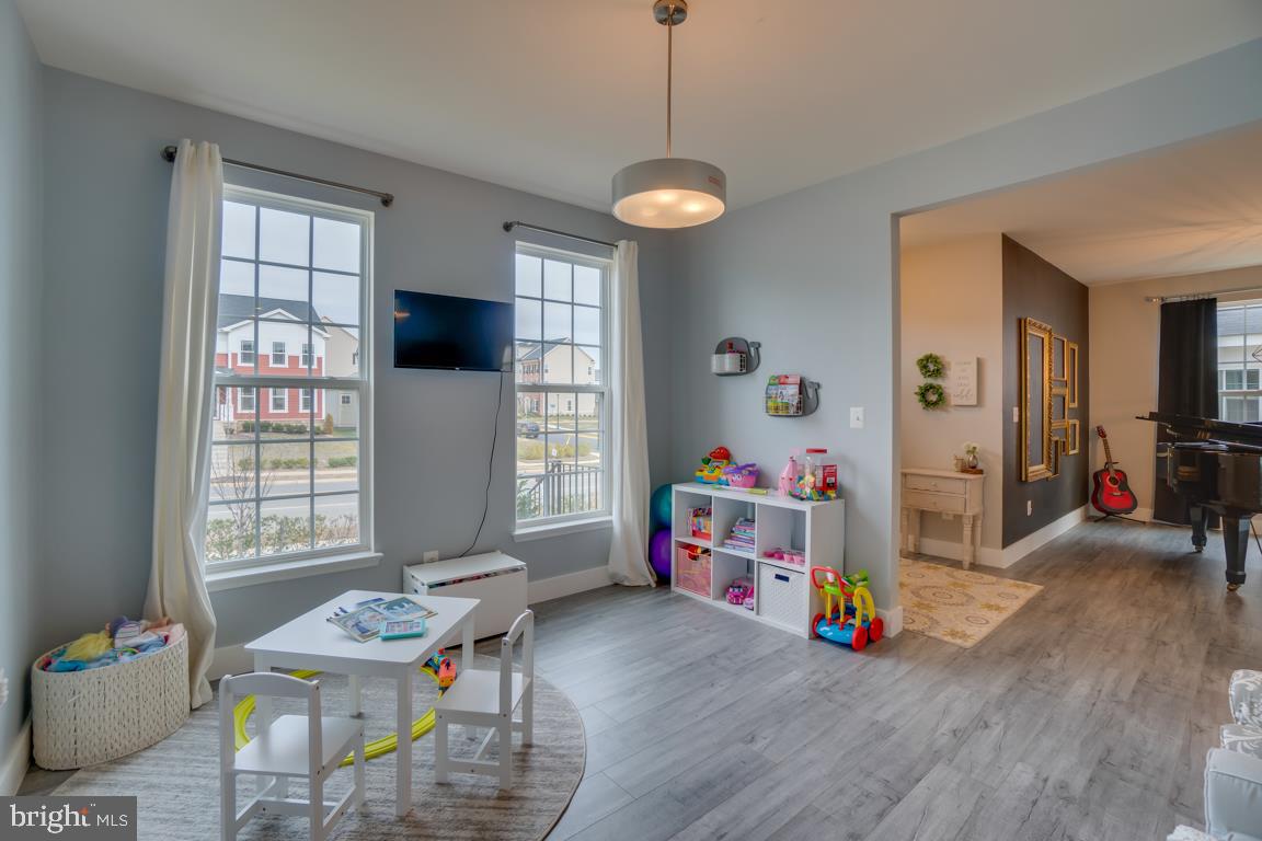 EMBREY MILL - Residential