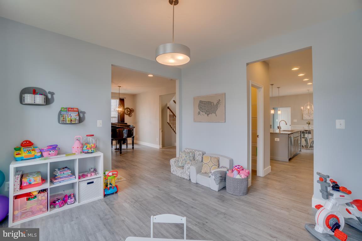 EMBREY MILL - Residential