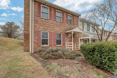 Townhouse For Sale - 439 Wynridge Dr Dr<br/> Albemarle County, CHARLOTTESVILLE, VA 22901