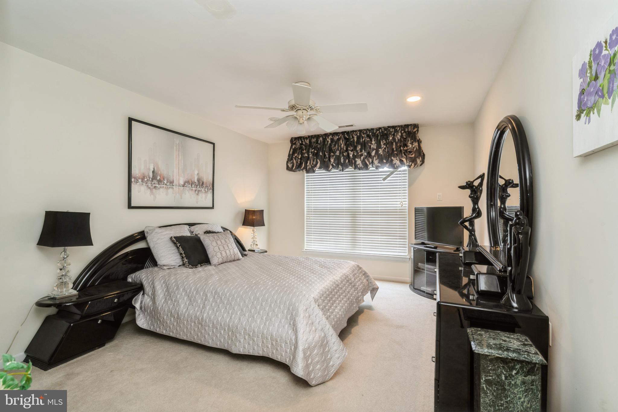 FLOWERS MILL - Residential