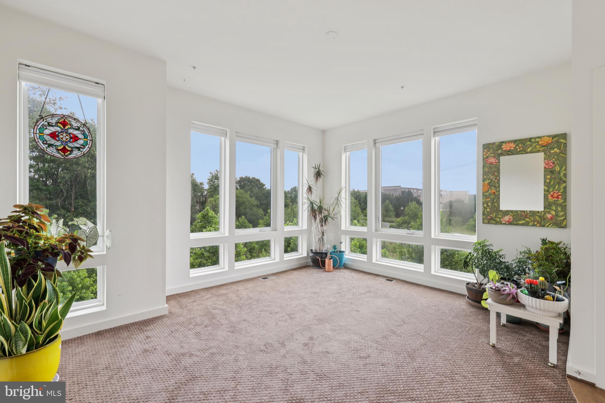 RIVER PLACE - Residential