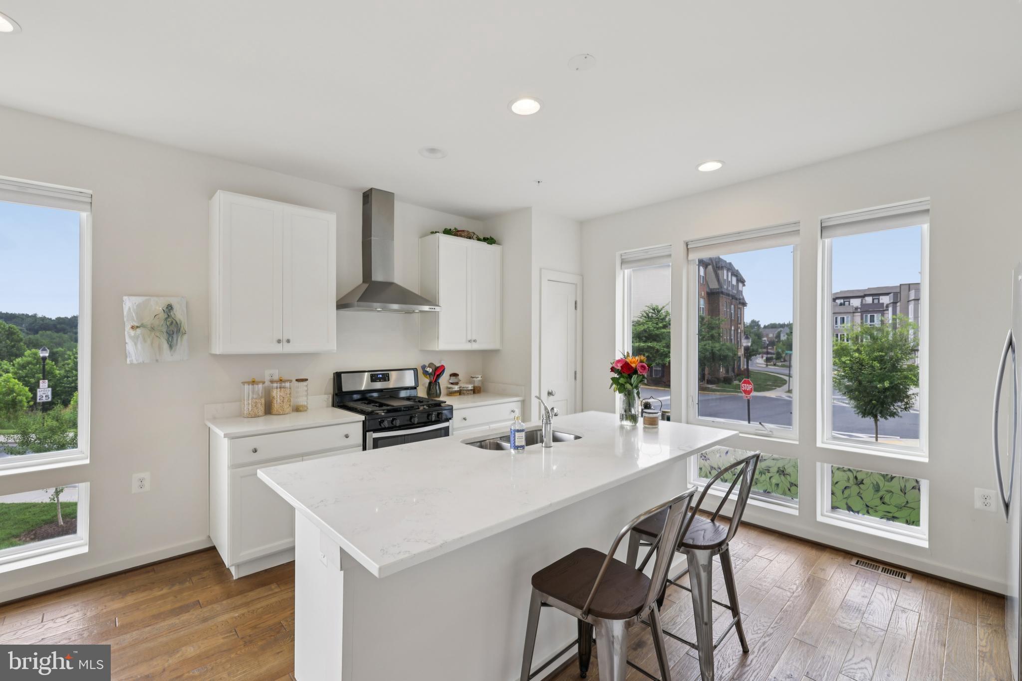 RIVER PLACE - Residential