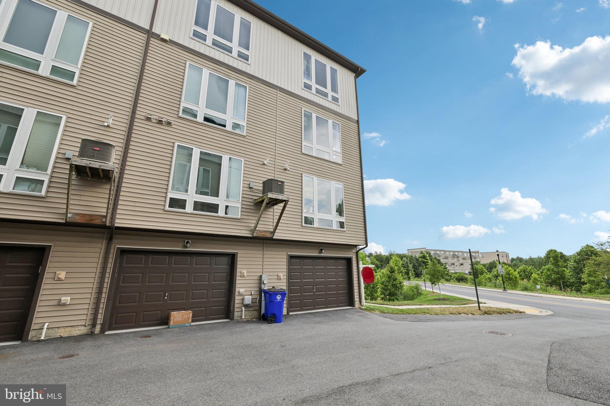 RIVER PLACE - Residential