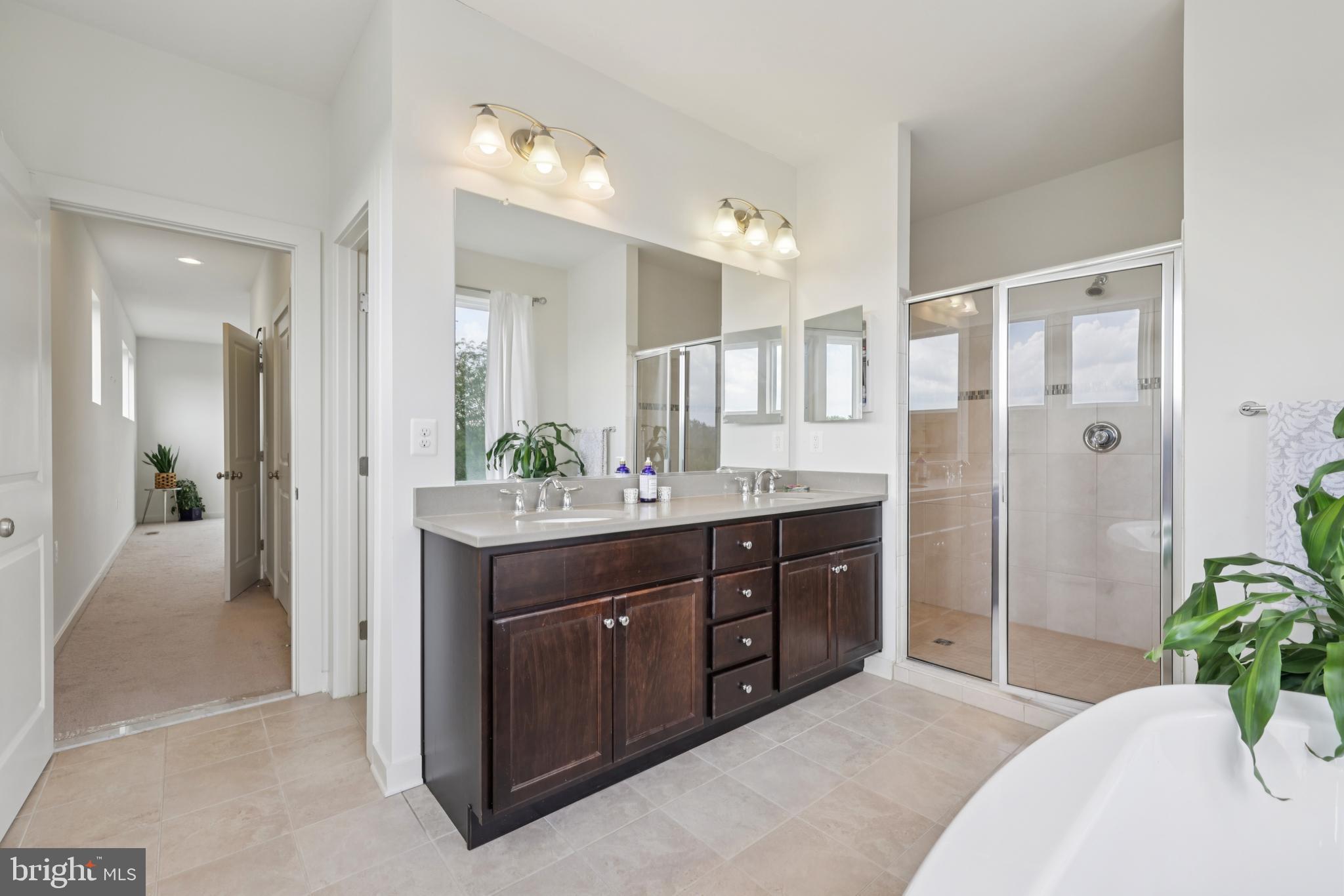 RIVER PLACE - Residential