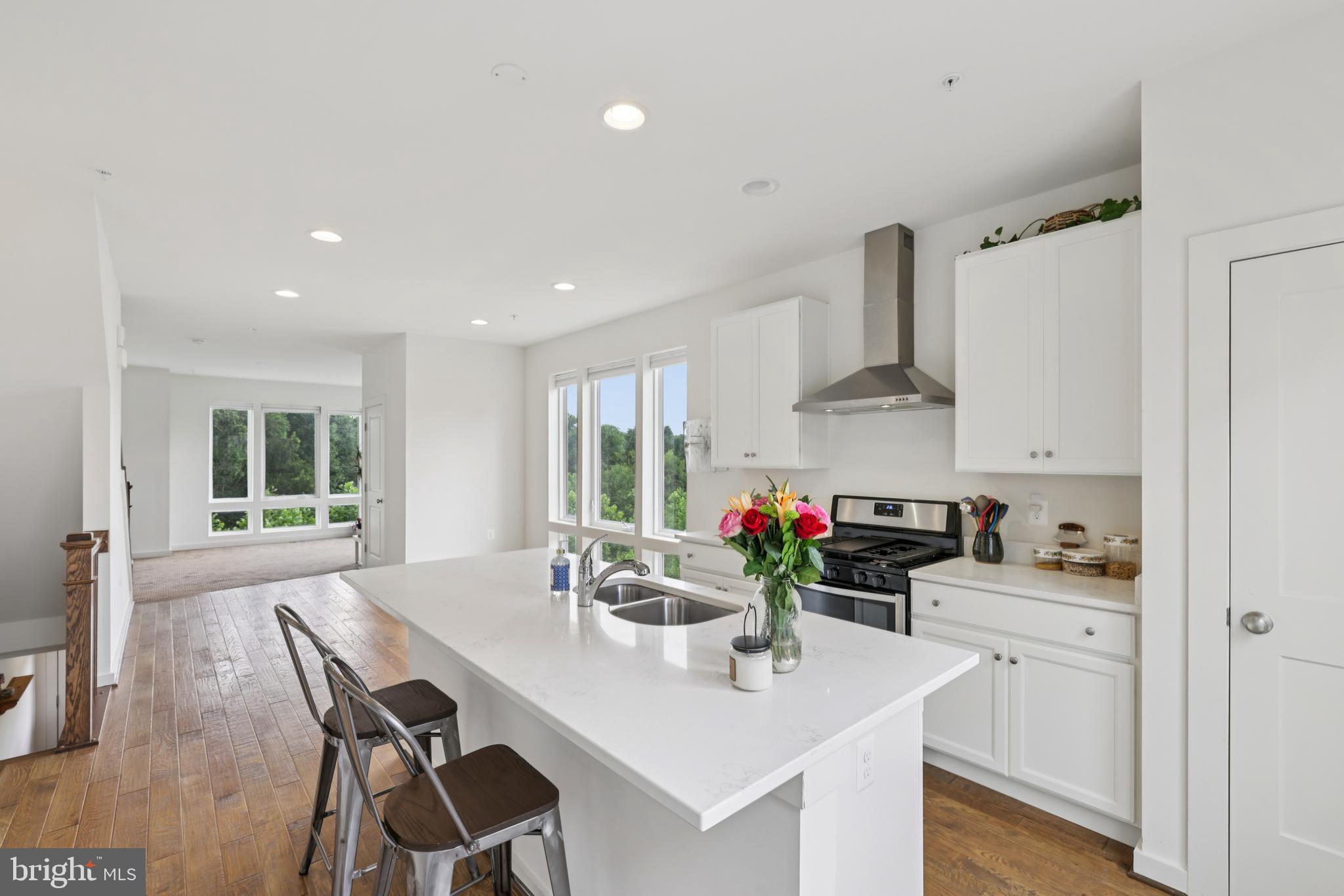 RIVER PLACE - Residential