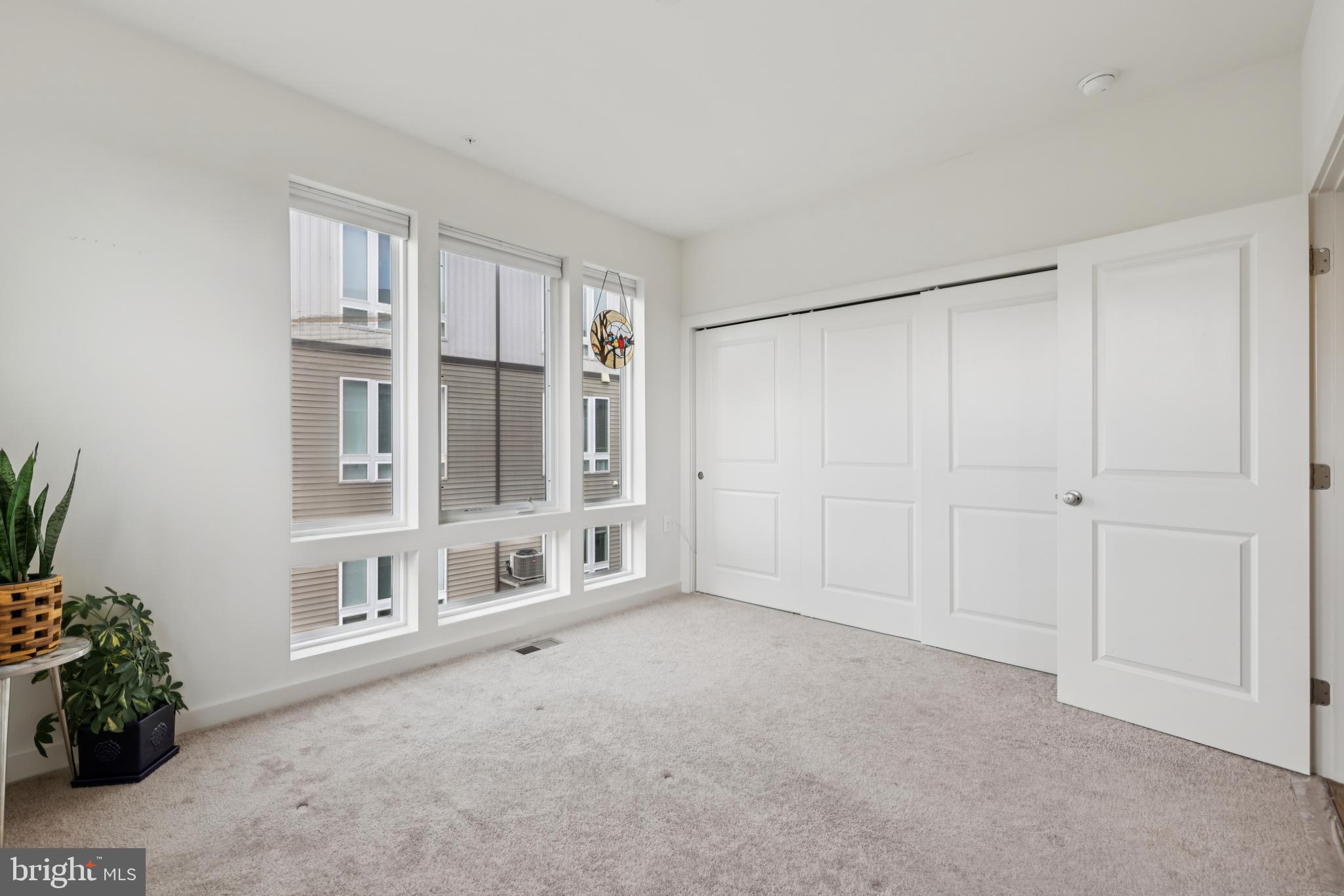 RIVER PLACE - Residential