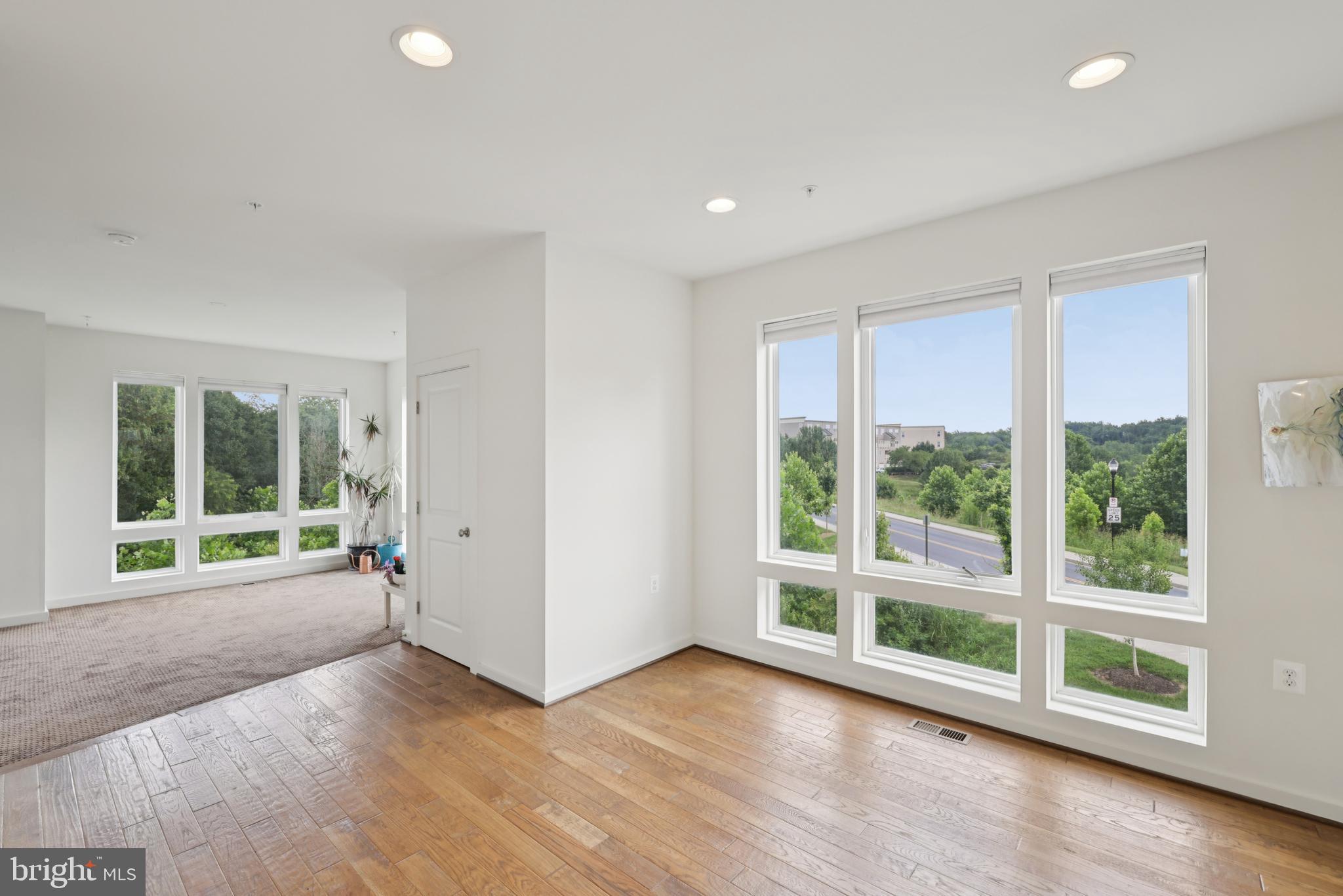 RIVER PLACE - Residential