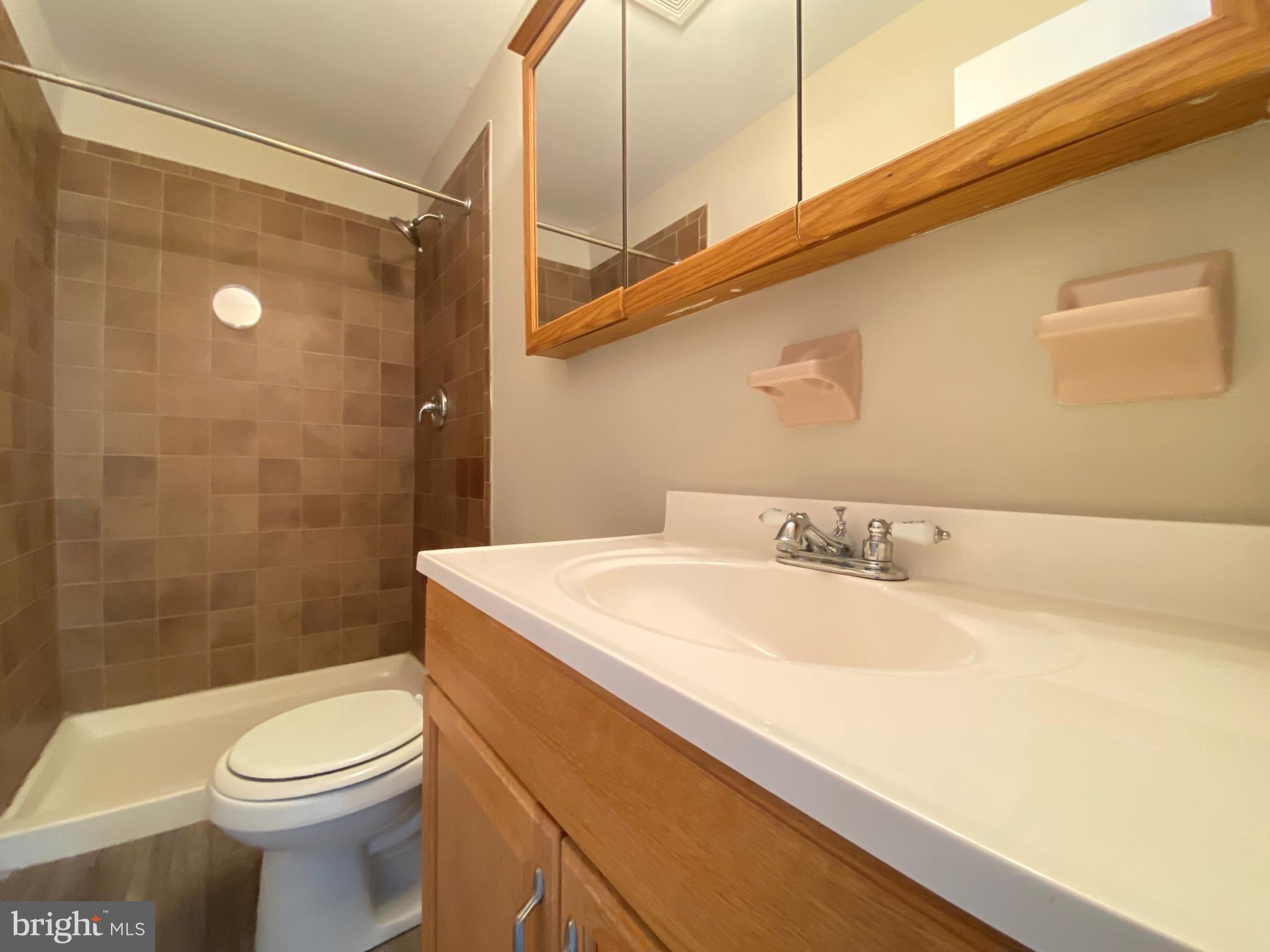 OLDE COLONIAL GREENE - Residential Lease