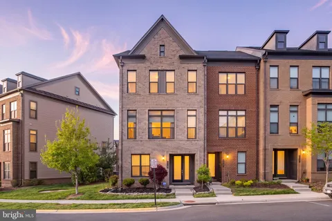 12285 Sessile Cmns, Fairfax, VA MLS: VAFX2303492