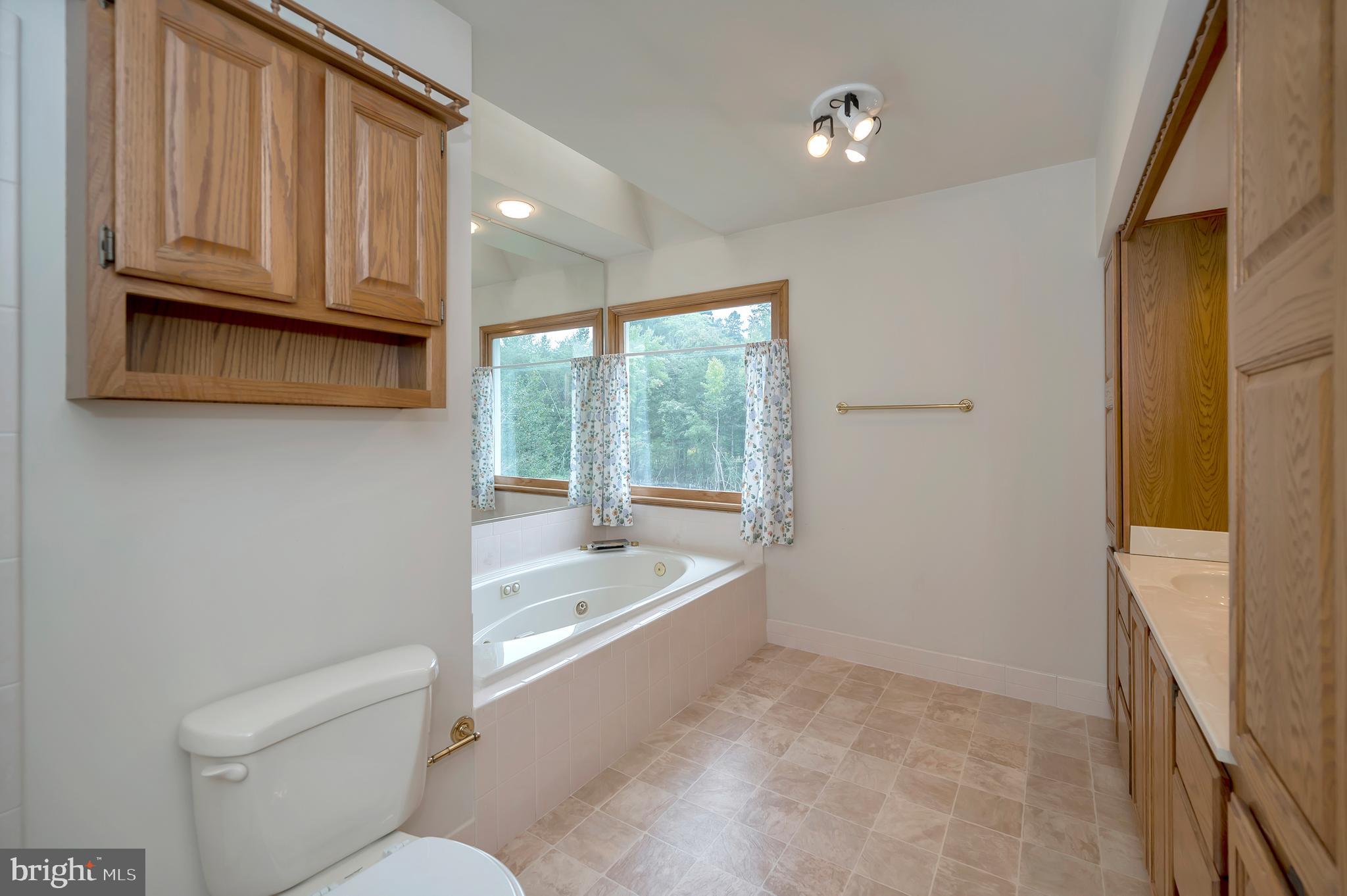 COURTHOUSE COMMONS - Residential