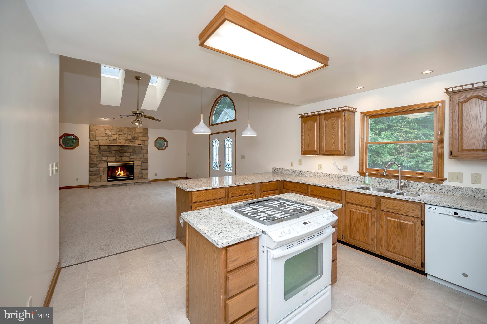 COURTHOUSE COMMONS - Residential