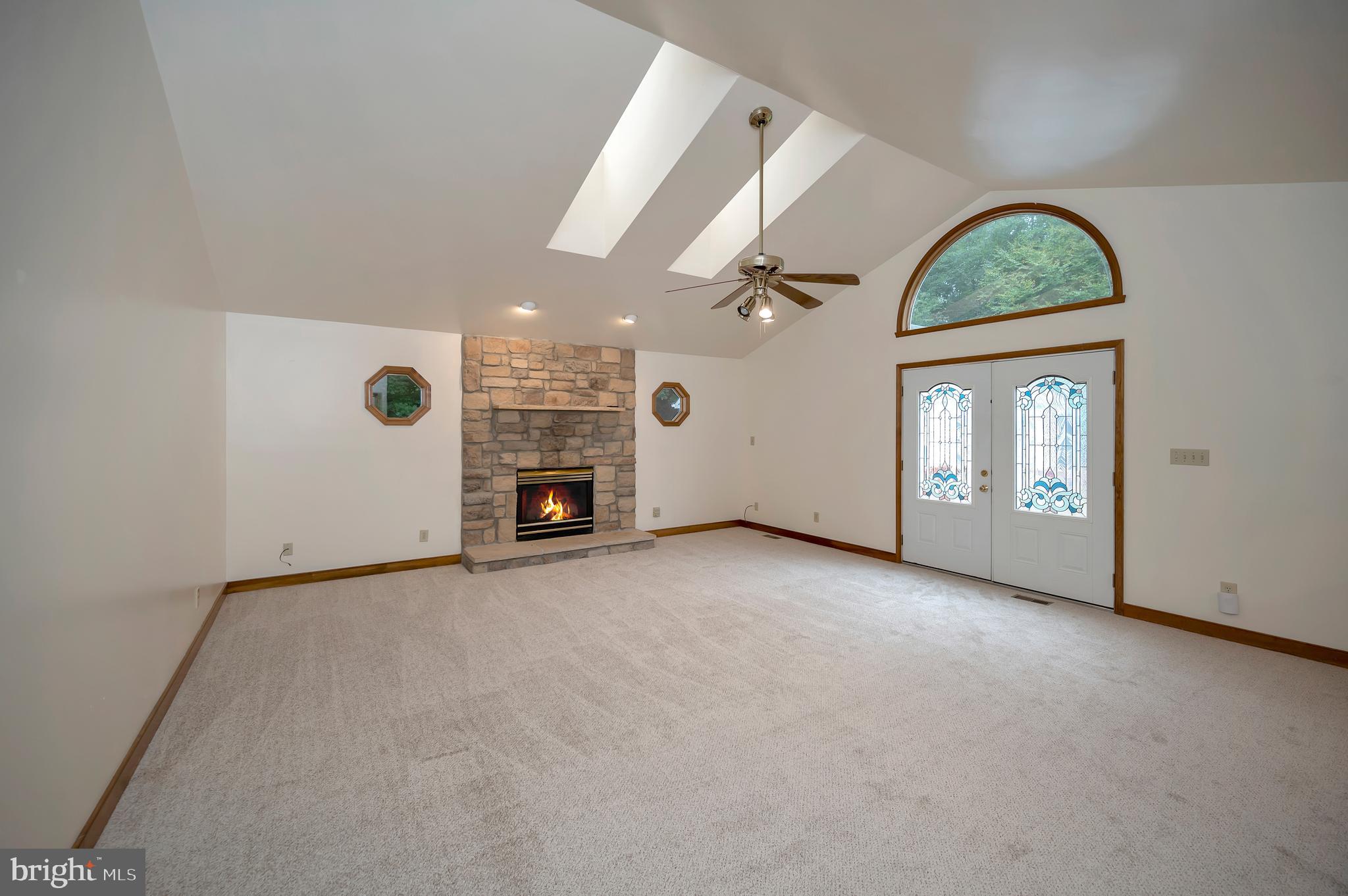 COURTHOUSE COMMONS - Residential