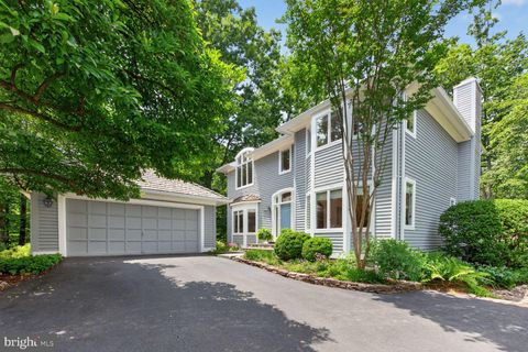 Photo of 1579 Regatta Lane, RESTON, VA 20194 (MLS # VAFX2318924)