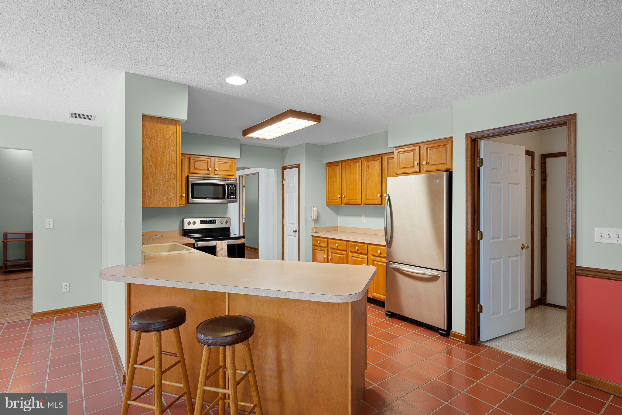 SALT POND - Residential